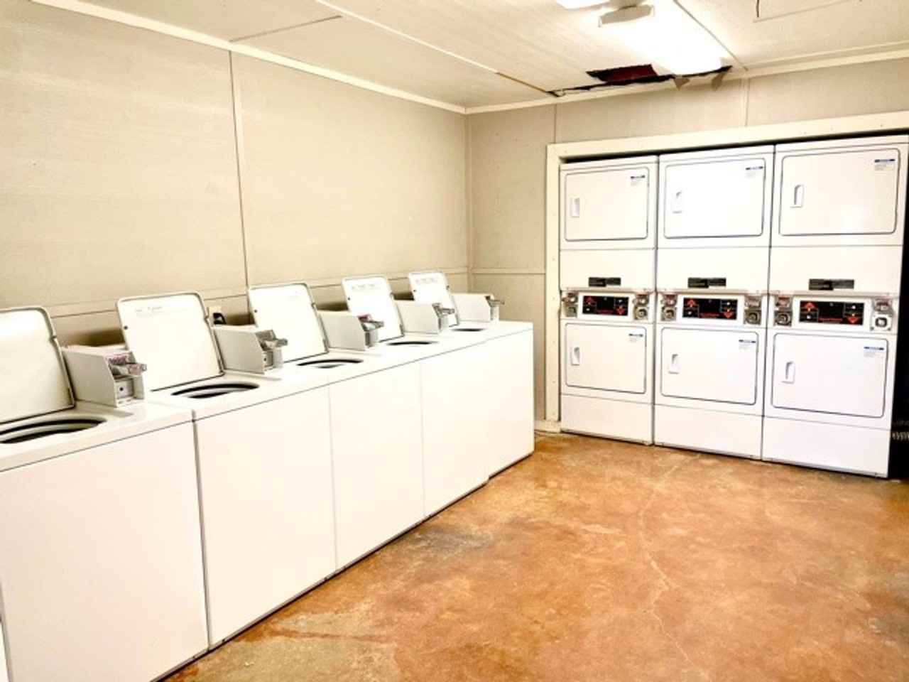 Windmill Apartments - Photo 7 of 12