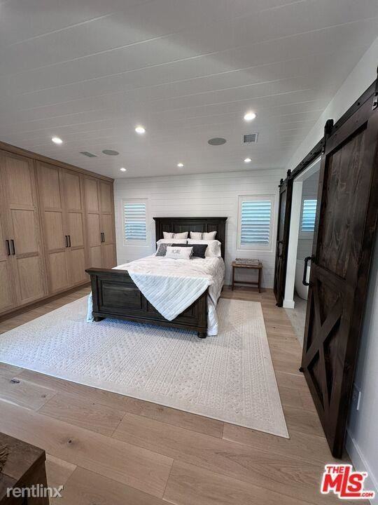 2055 W 185th St - Photo 3 of 8