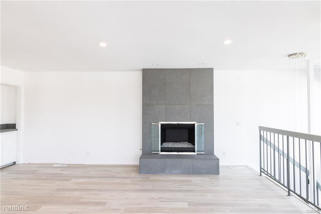 748 Manhattan Beach Blvd #C - Photo 2 of 11