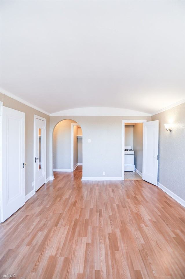 6250 N Kenmore Ave - Photo 2 of 9