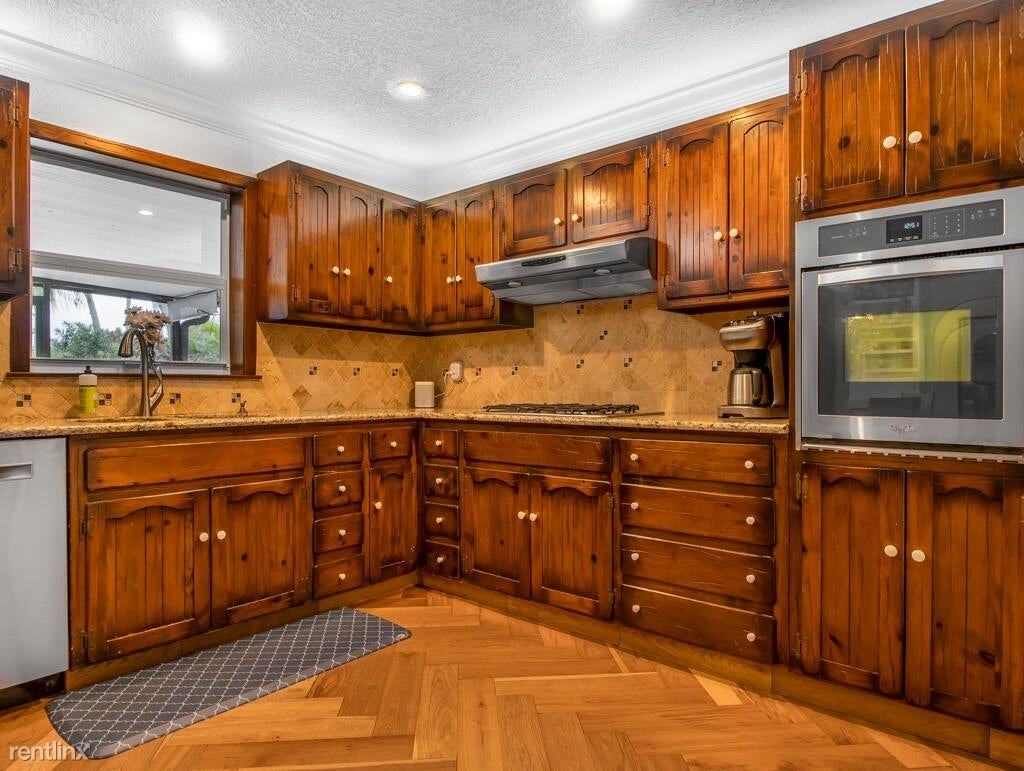 161 Auburn Dr - Photo 3 of 20