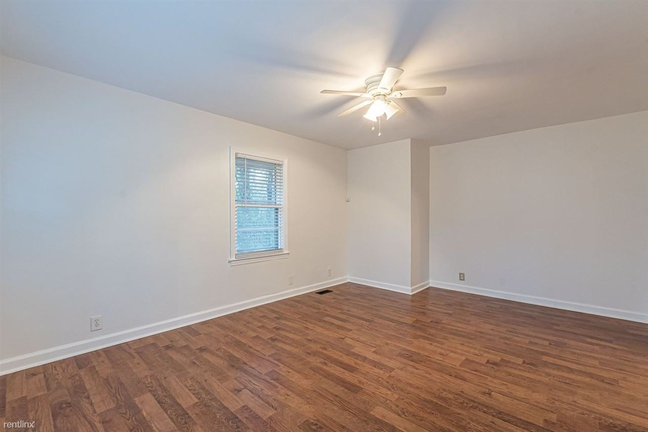 3405 Lark Ln - Photo 3 of 34