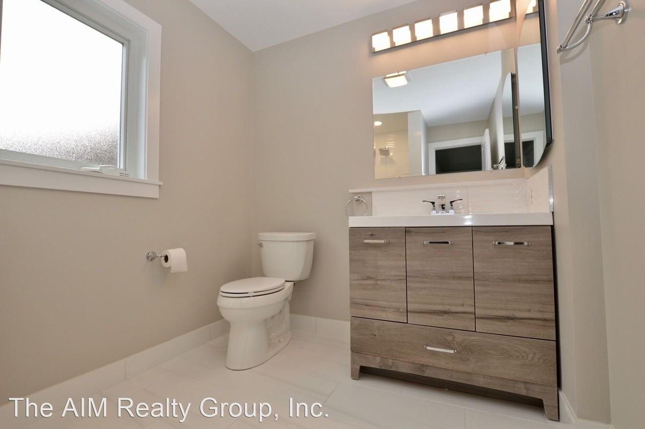 577 Pennsylvania Ave - Photo 3 of 20