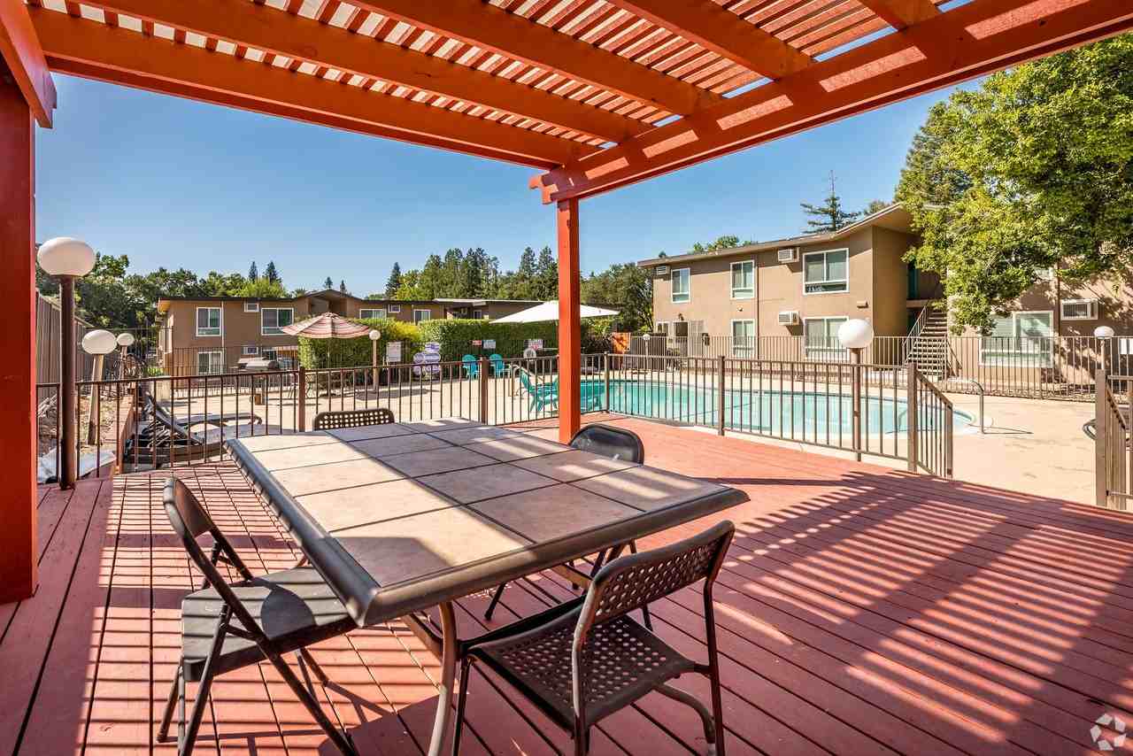 River's Edge Apartments - Photo 6 of 50