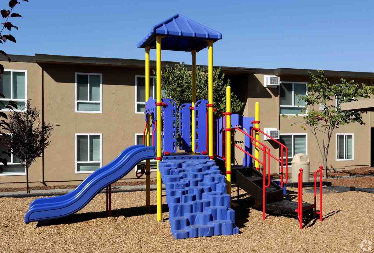 River's Edge Apartments - Photo 7 of 50