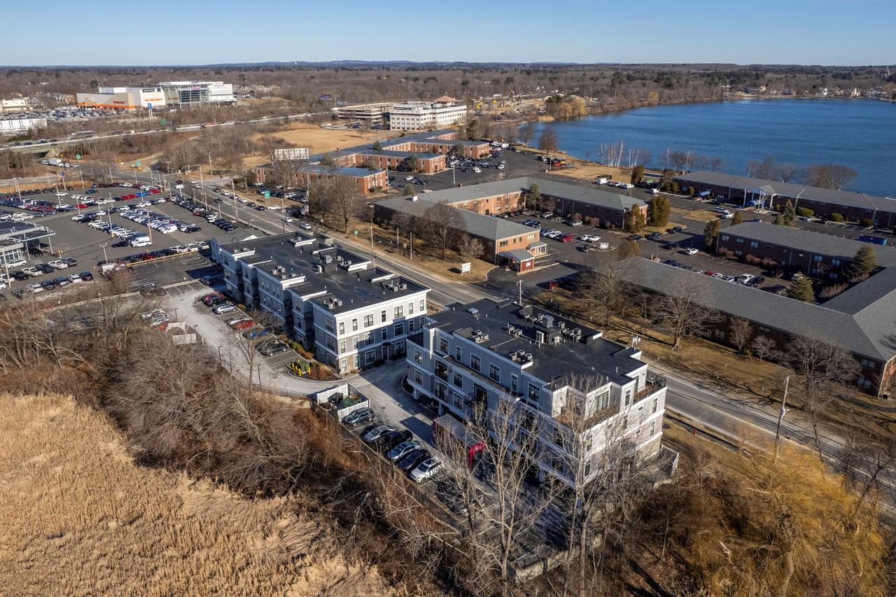 598 North Ave - Photo 4 of 14