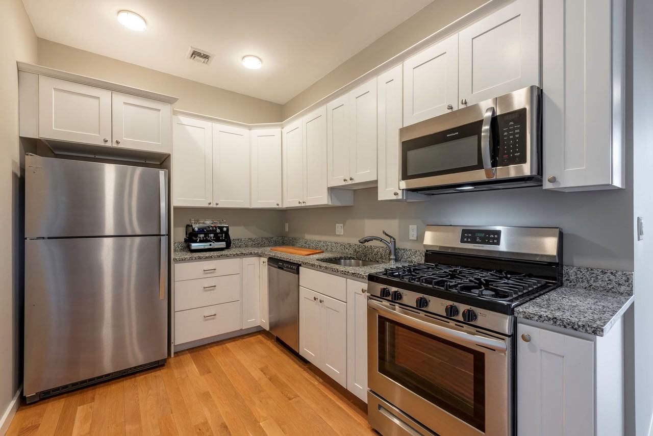 598 North Ave - Photo 5 of 14