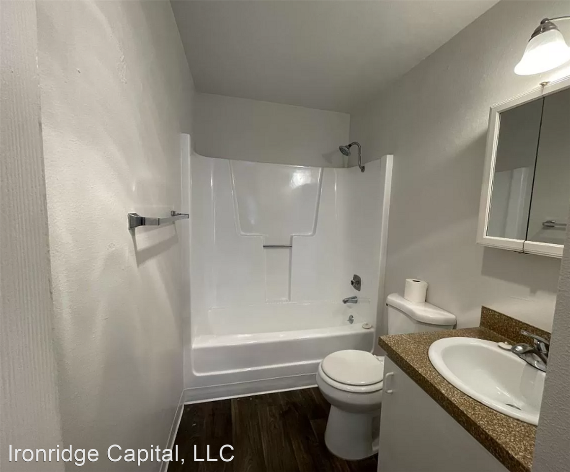 Free Rent in March!* Updated 1 & 2 Bedroom Apartments in Tacoma - Photo 3 of 11