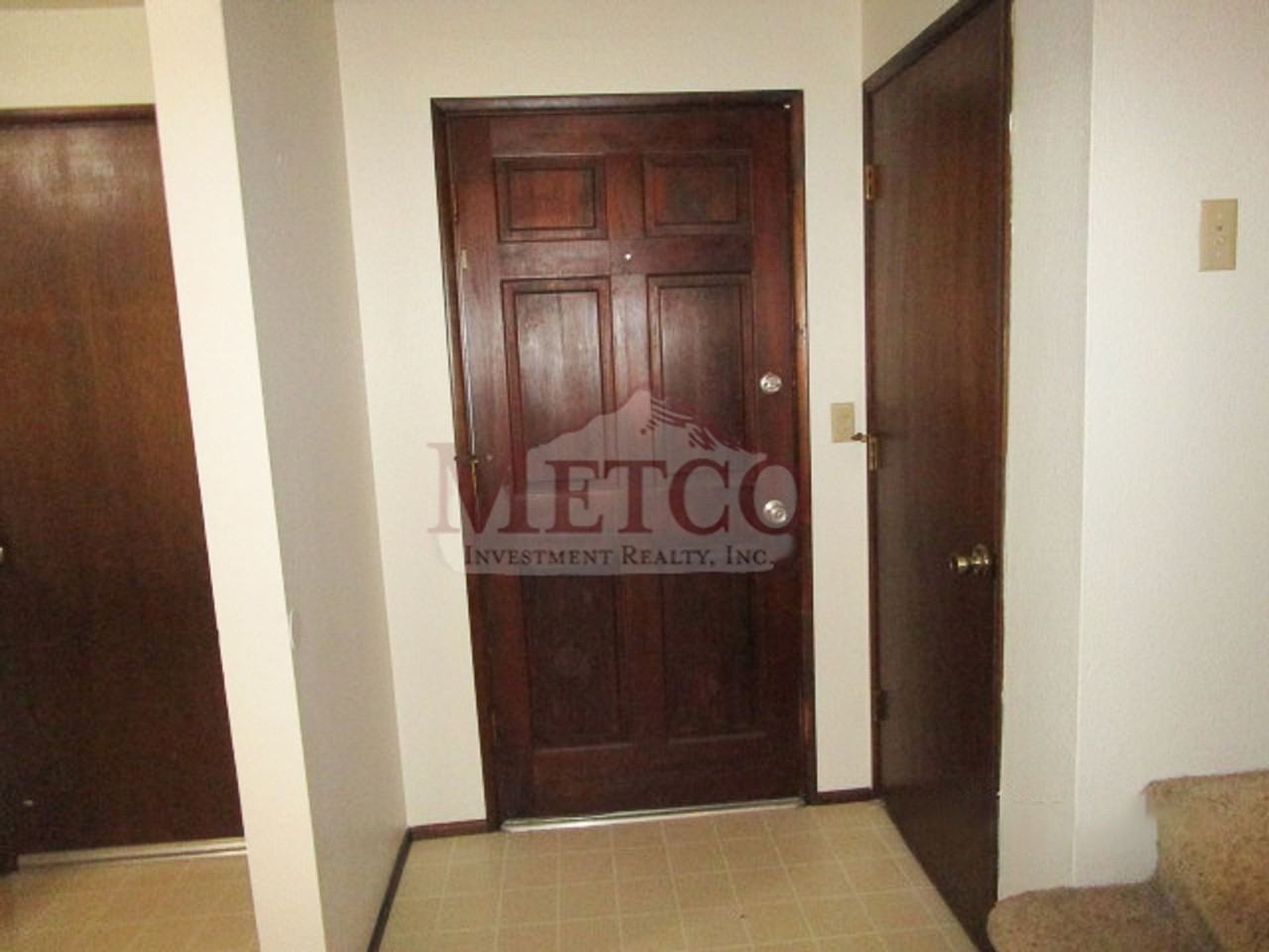 Extremely nice Springfield, 2 bedroom, 1 1/2 bath townhouse style duplex - Photo 3 of 16