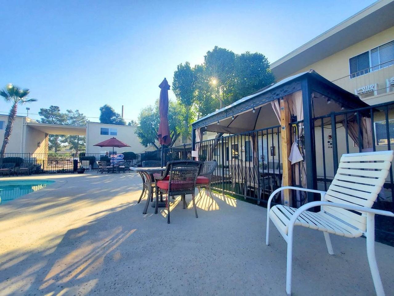 Golden Fountain - Photo 5 of 23