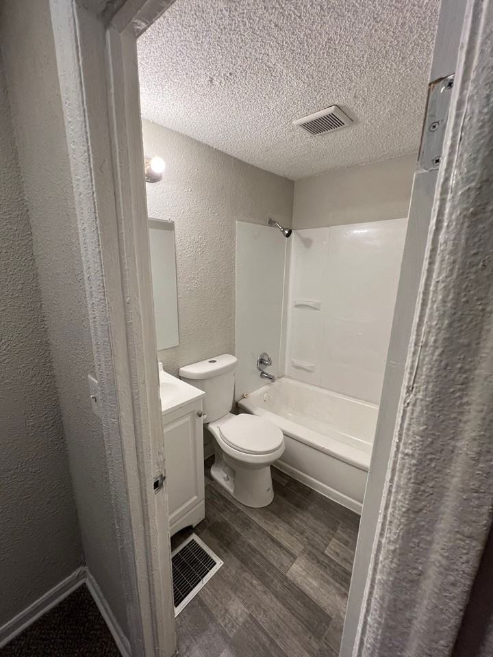 2855 Van Brunt Blvd - Photo 5 of 8