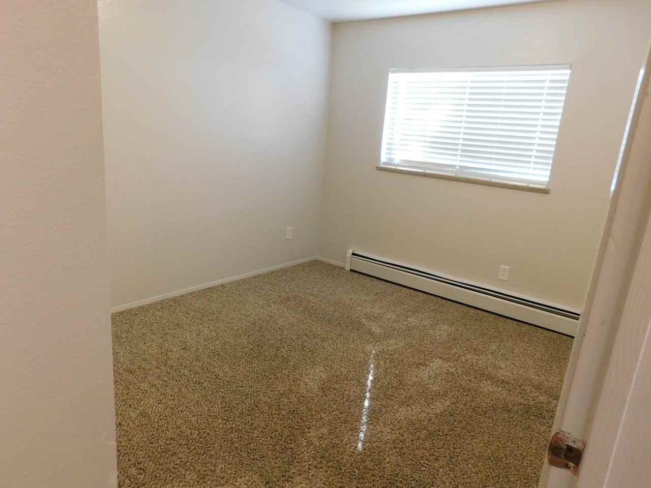 1302 Glenwood Ave - Photo 6 of 7