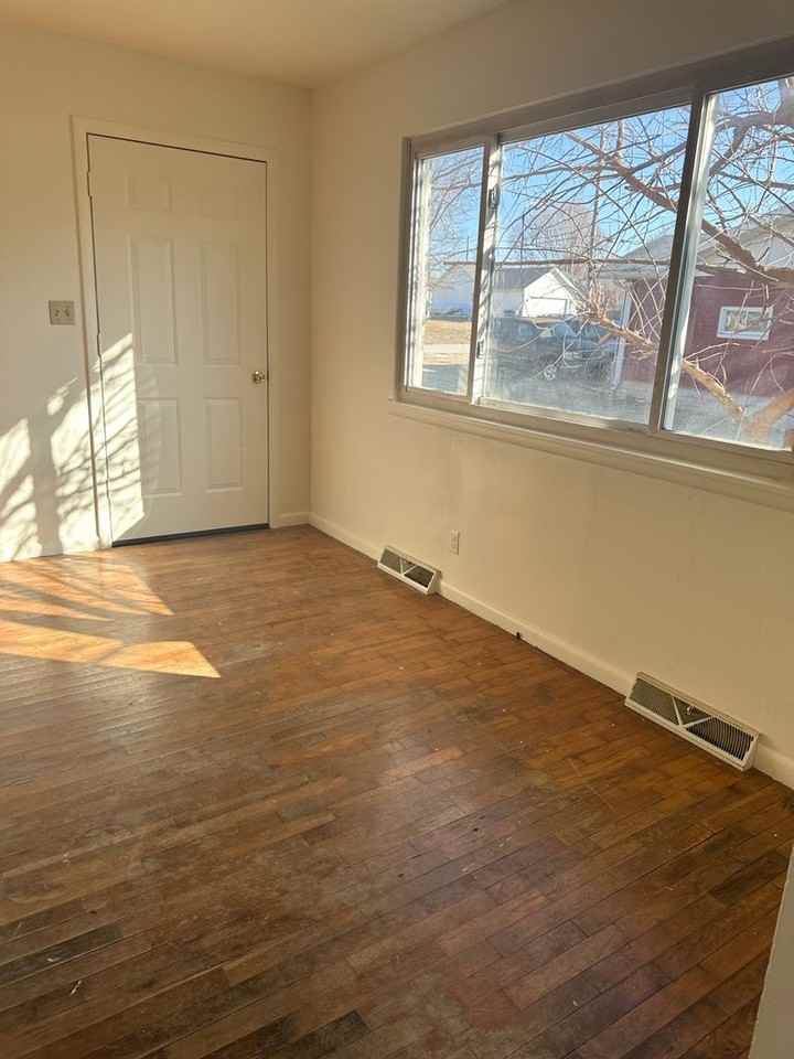 S0048-MF2-E1 - Photo 3 of 9