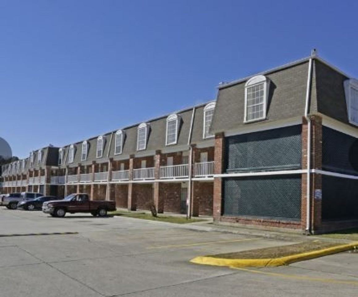 Baton003 Bellemont Victoria I Apts 3225 Victoria Dr, Baton Rouge, LA