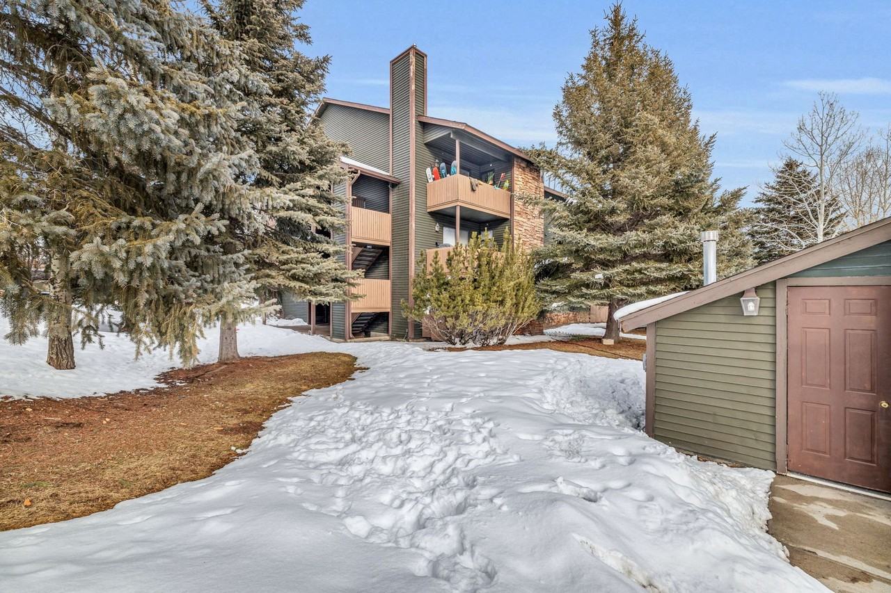 6861 N 2200 W #9T - Photo 3 of 44