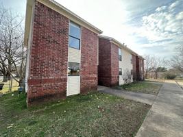 featured image of 1405 N Greenwich Ave