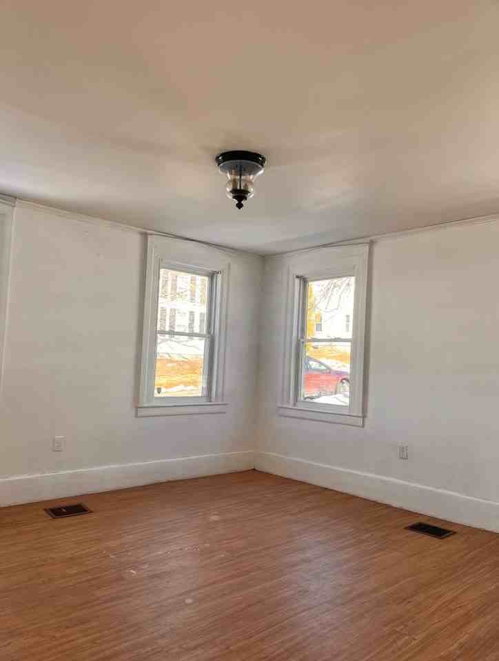 48 York - Photo 2 of 9