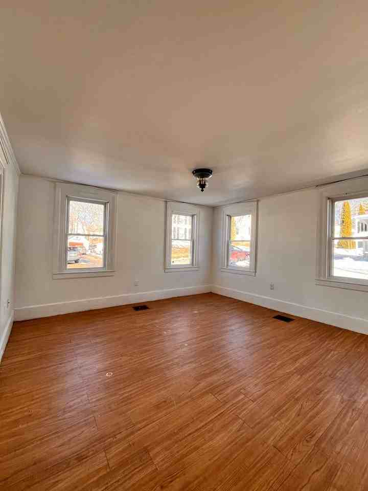 48 York - Photo 3 of 9