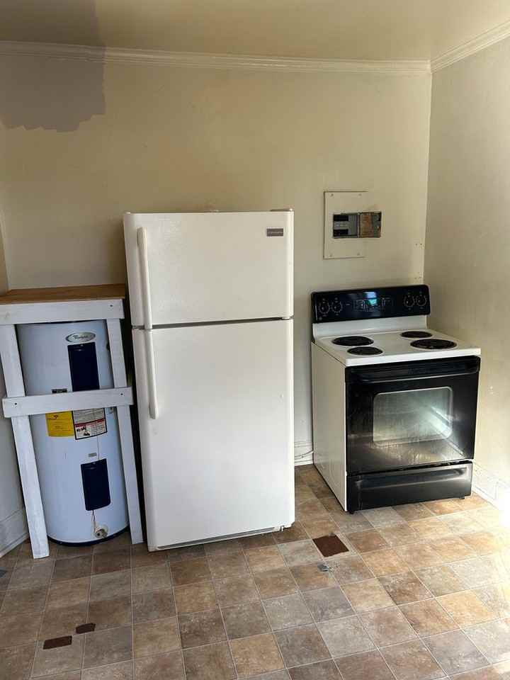 208 Loring Drive - Photo 2 of 7