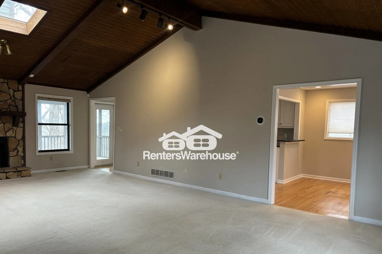 3791 Ridge Rd Se - Photo 2 of 23