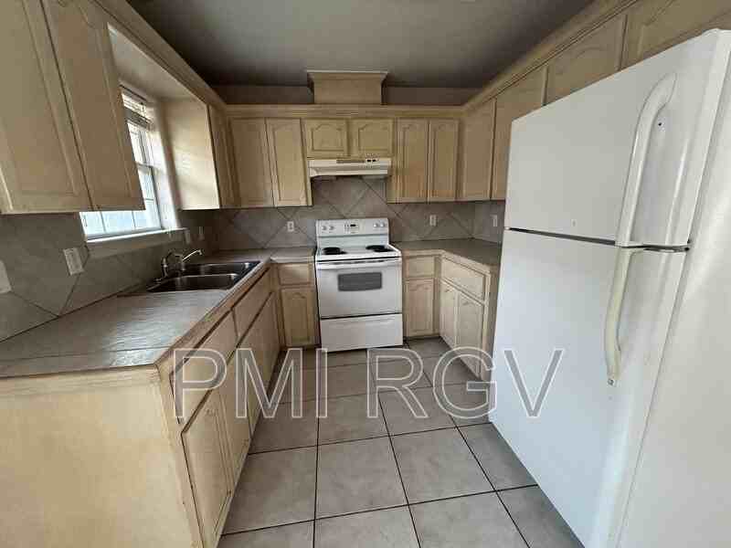 1817 Tierra Dulce Dr #2 - Photo 6 of 14
