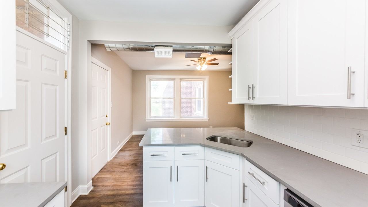 2113 W Caton St #3E - Photo 4 of 9