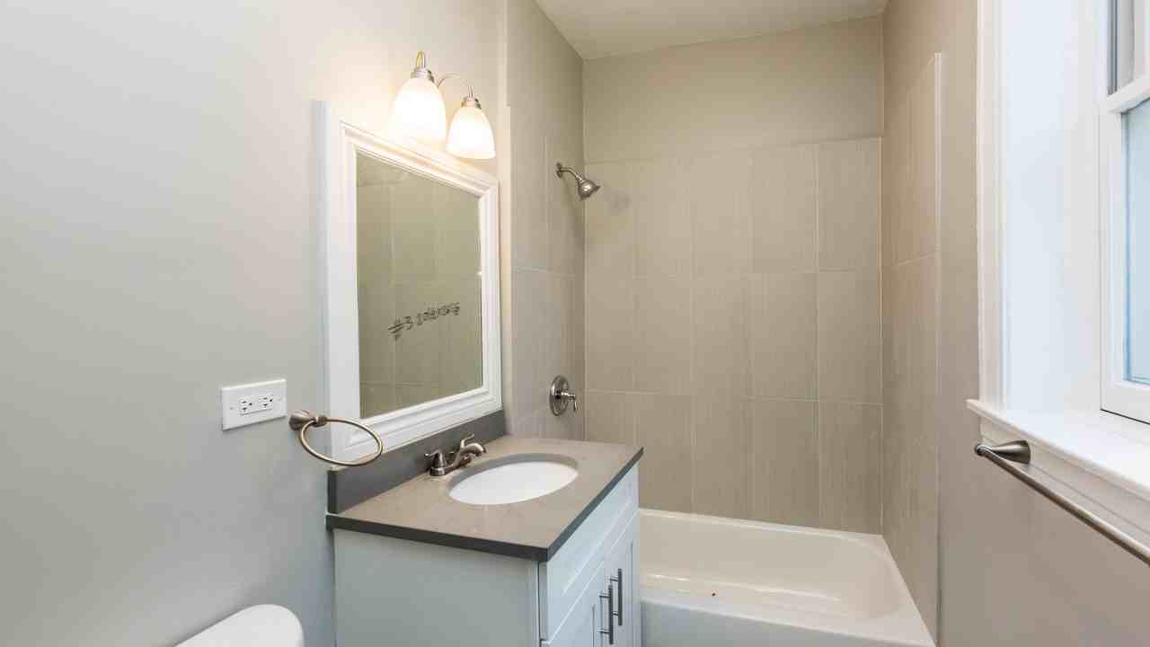 2113 W Caton St #3E - Photo 7 of 9