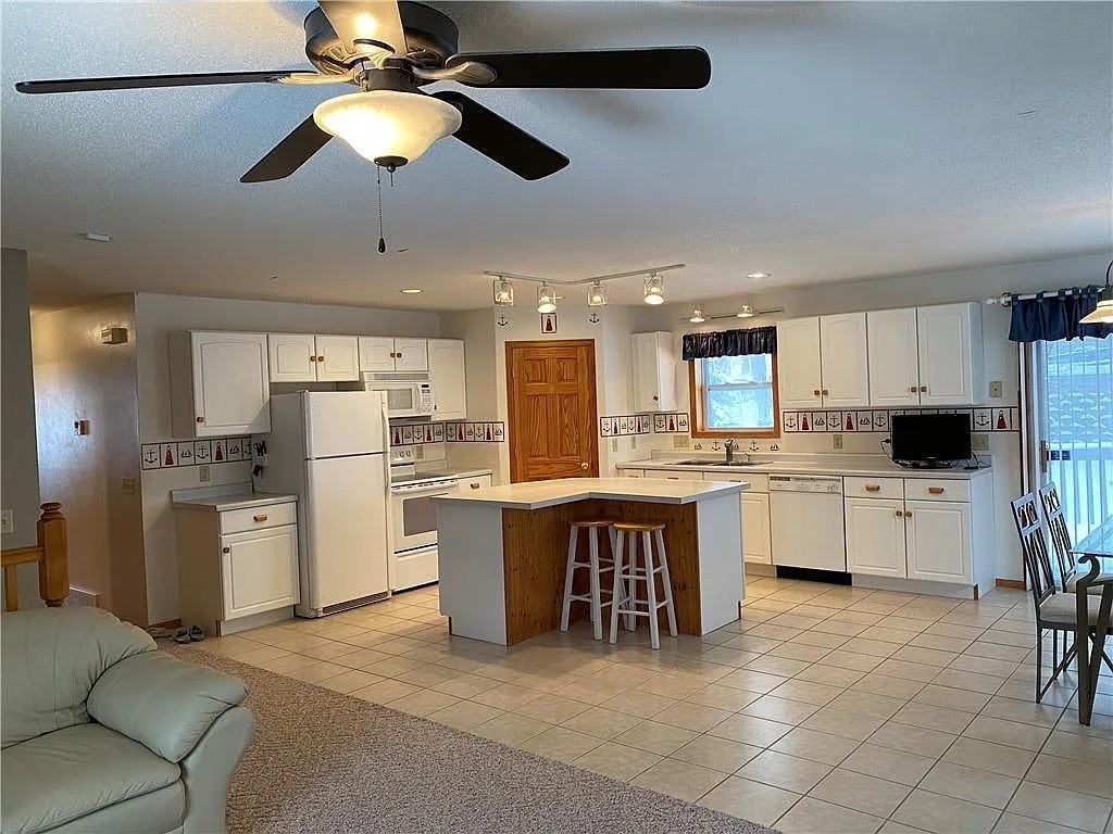 3612 Briarcrest Dr - Photo 2 of 13