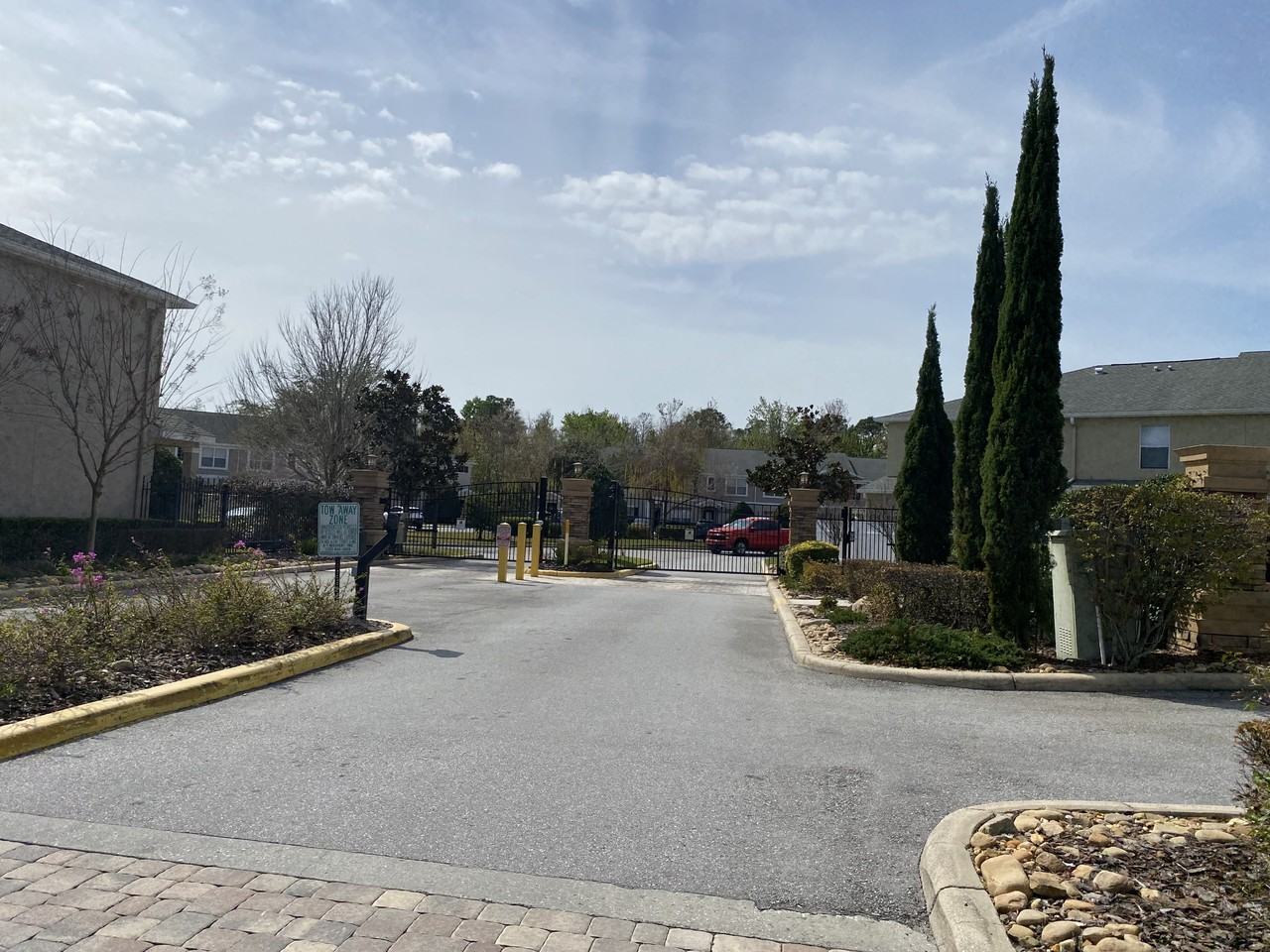 16326 Swan View Cir - Photo 2 of 27