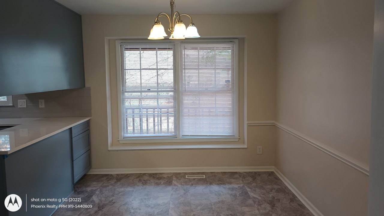 2613 Valley Woods Ct - Photo 6 of 40