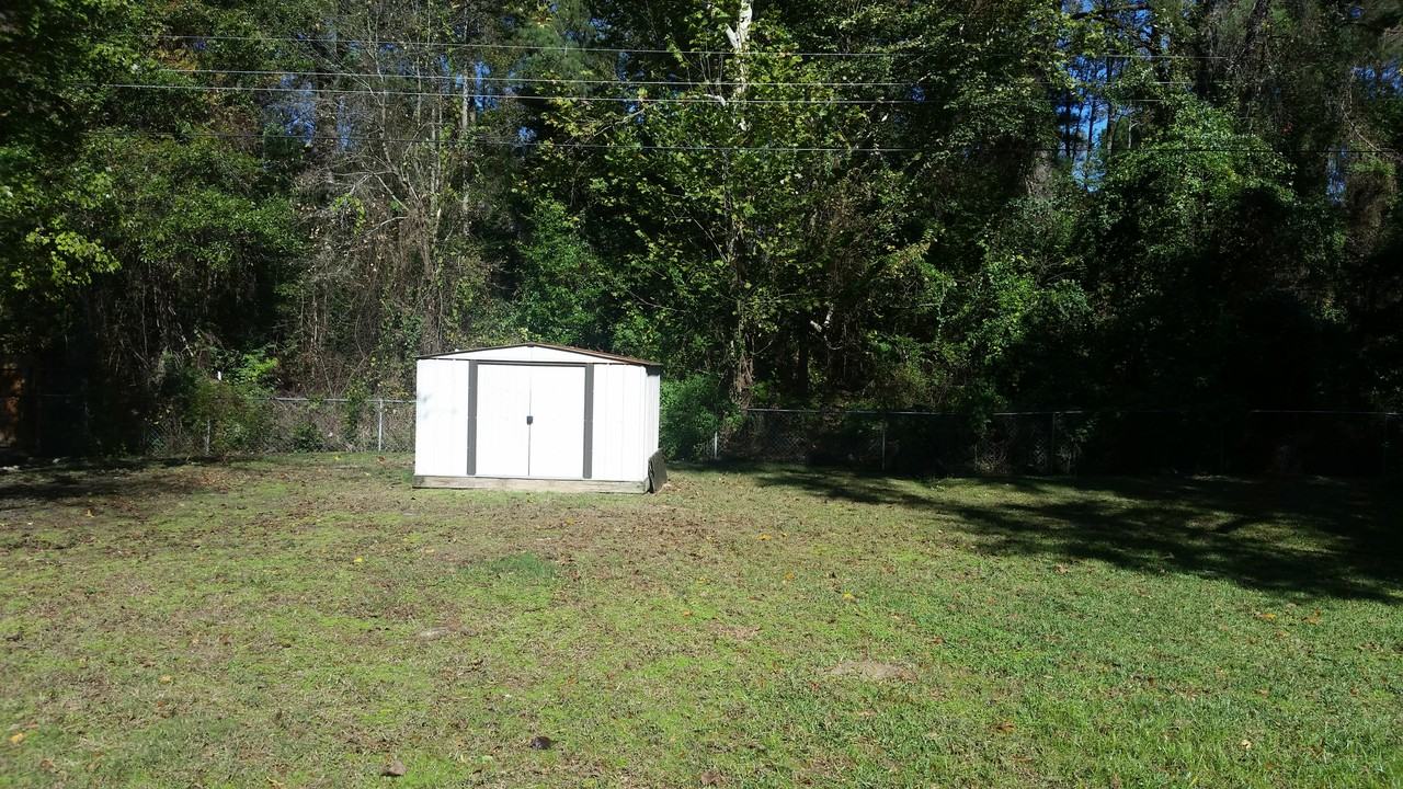 410 Northern Oak St - Photo 3 of 11