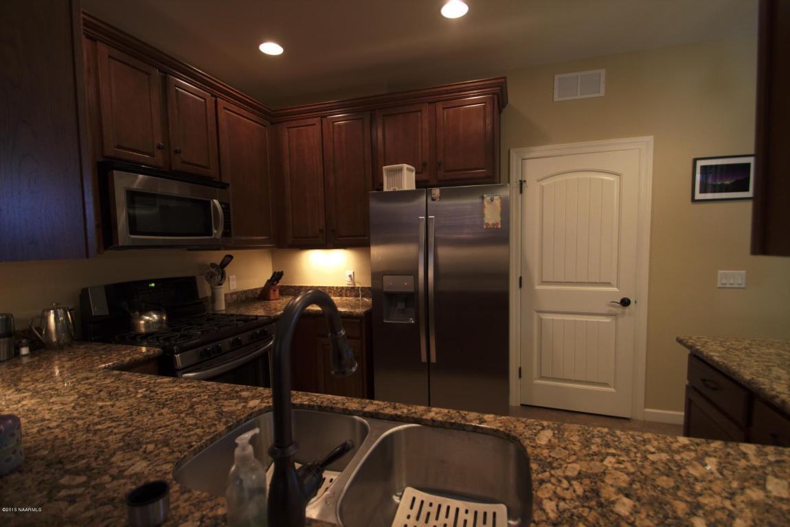 417 E Woodland Dr - Photo 3 of 11