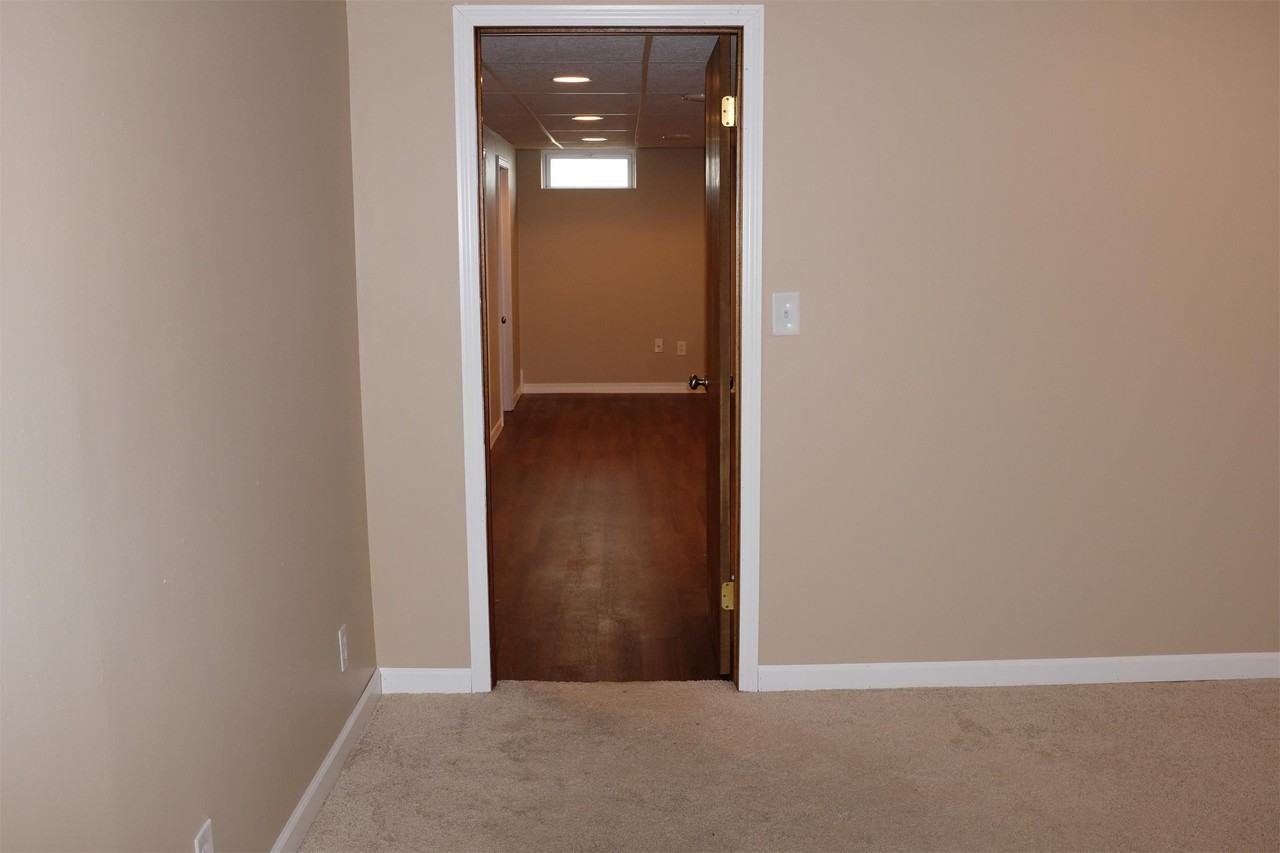 5607 Rhode Island Ave N - Photo 2 of 14