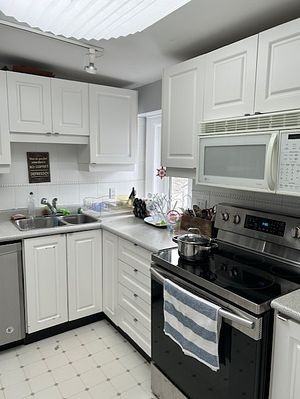 7 Baby Point Crescent #03 - Photo 3 of 10