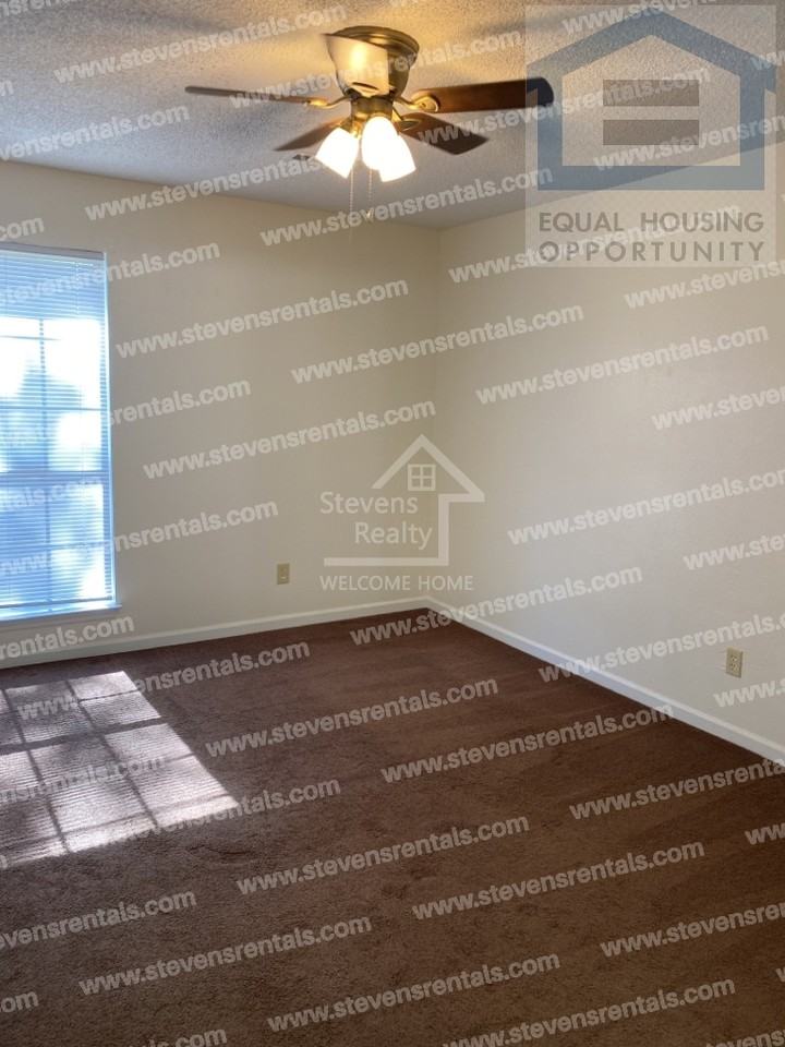 457 Oriole Dr #M8 - Photo 2 of 12