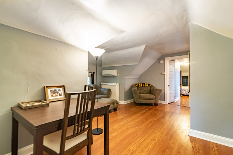 322 Paxson Ave #B - Photo 3 of 12