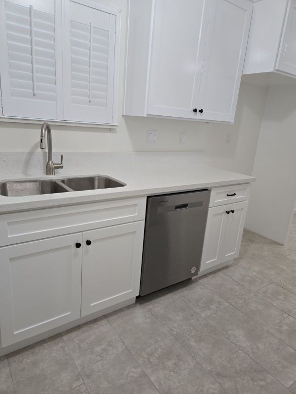 5226 Scott St - Photo 2 of 11