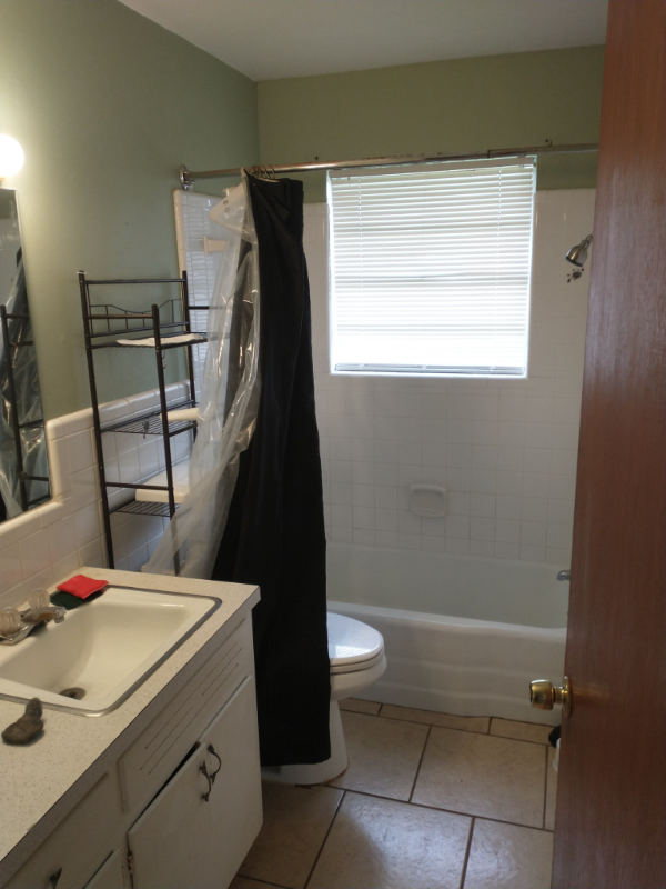 609 Pine Ln - Photo 3 of 11