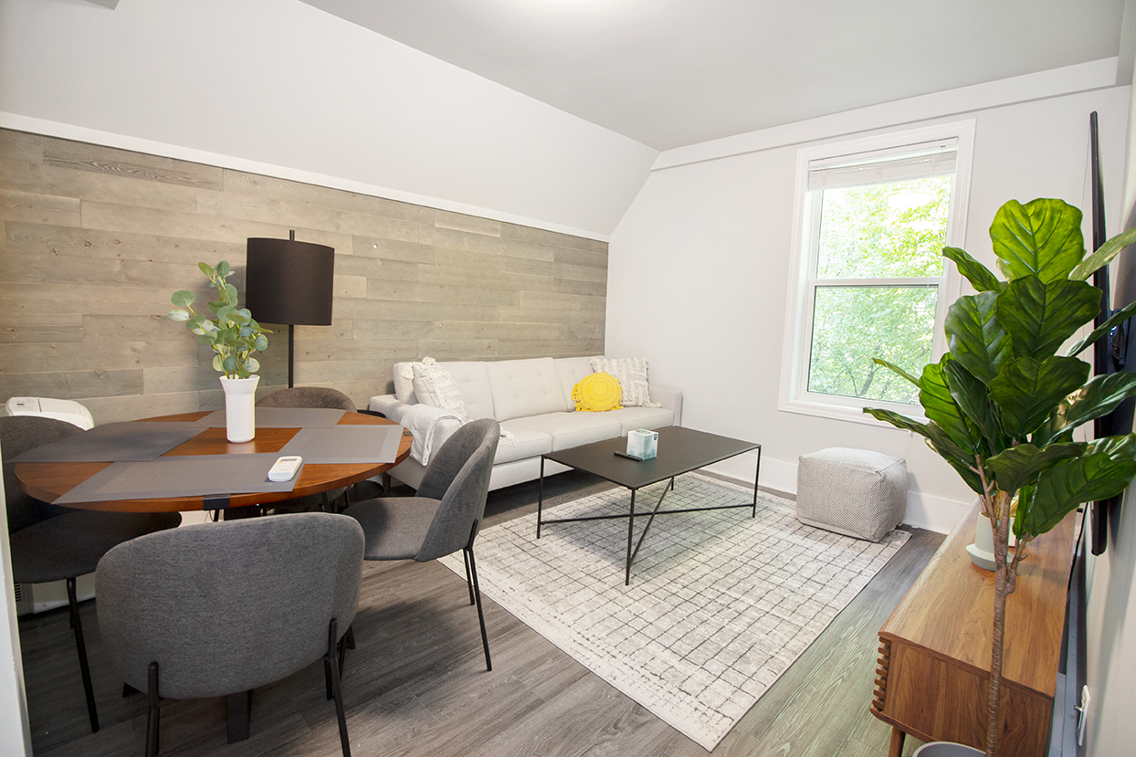 840 Grosvenor Avenue - Photo 2 of 24