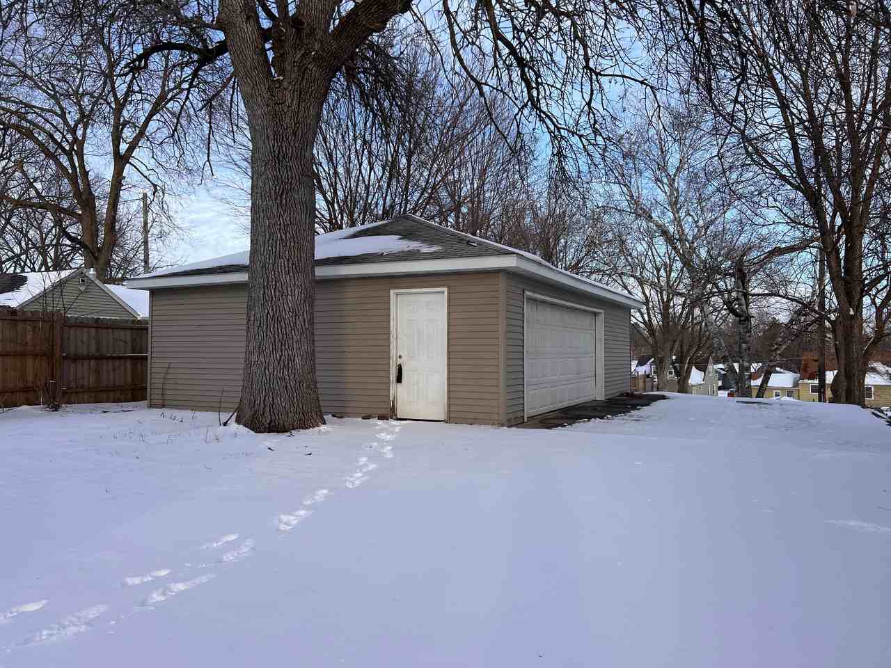 907 Albion Ave #NA - Photo 2 of 19