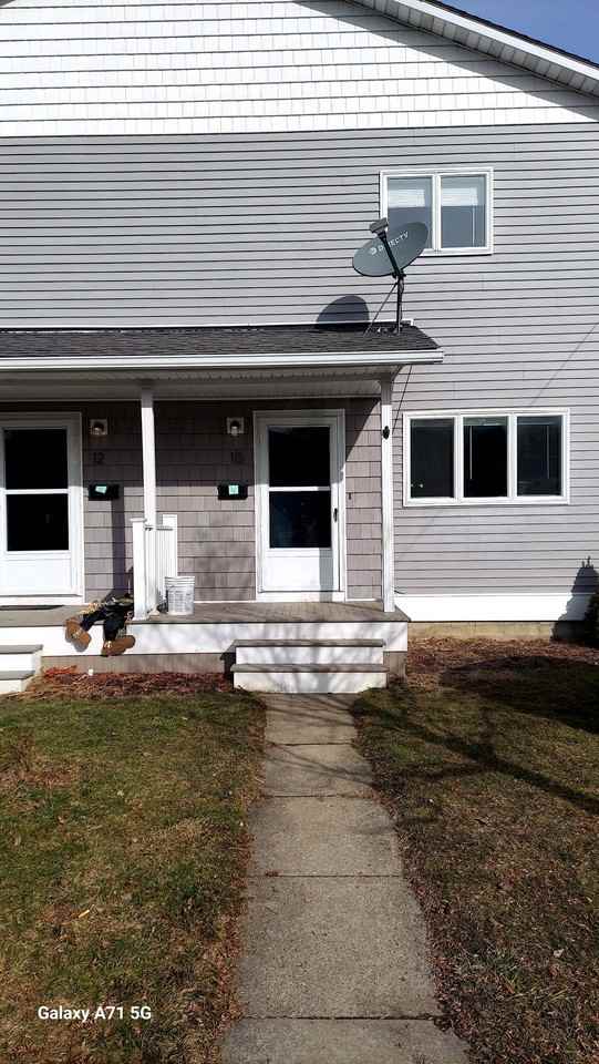 10 State St #10 - Photo 2 of 15