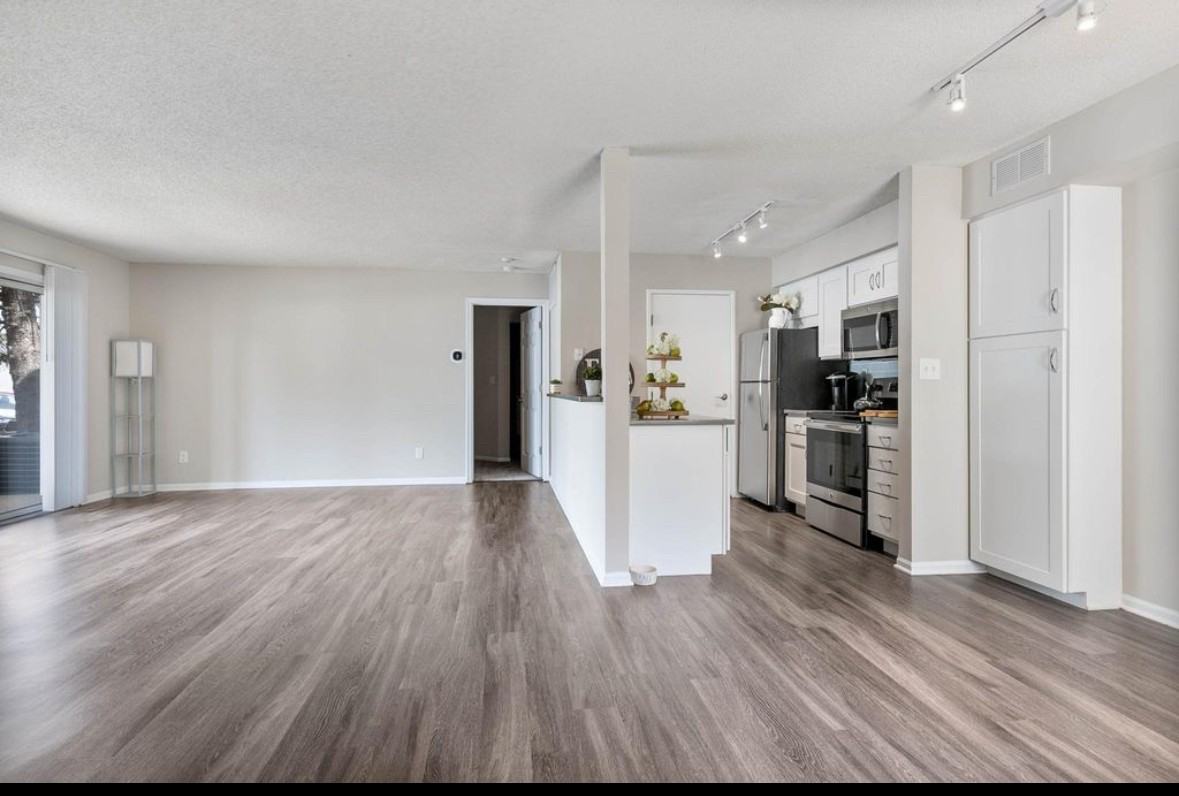 1351 Ivy Ln #202 - Photo 3 of 15