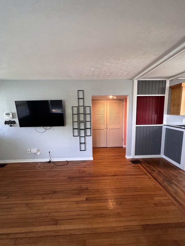 410 Manhattan Ave #NA - Photo 2 of 19