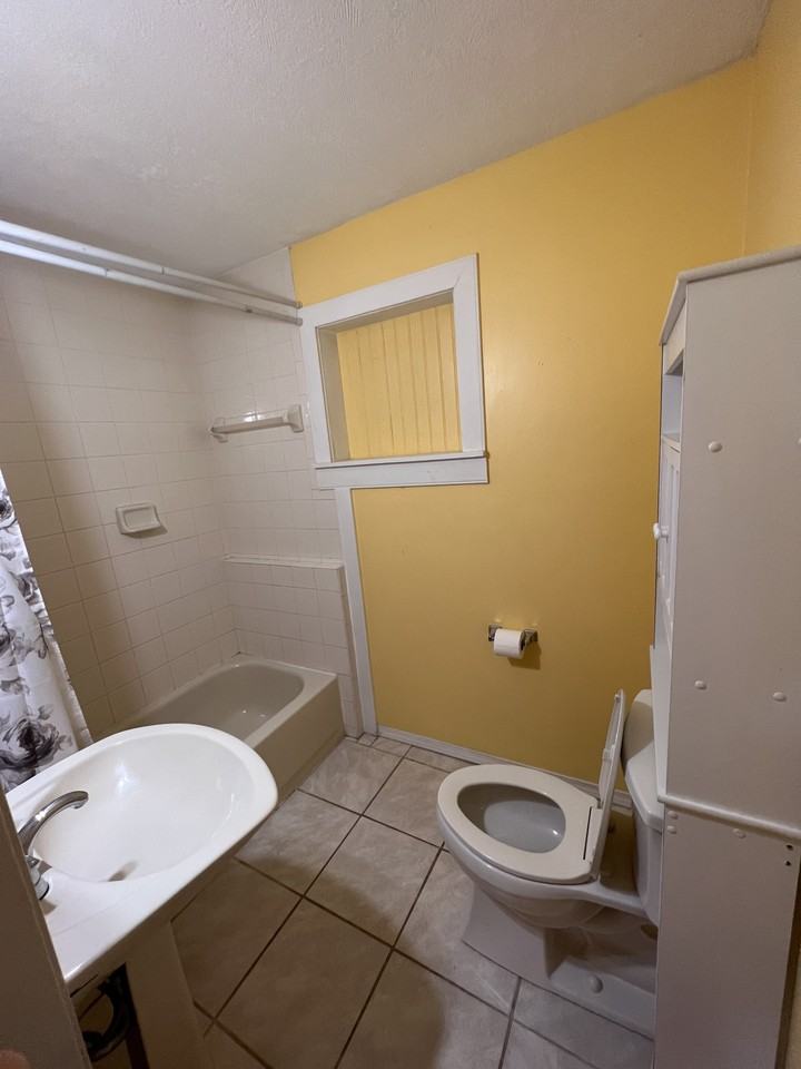410 Manhattan Ave #NA - Photo 4 of 19