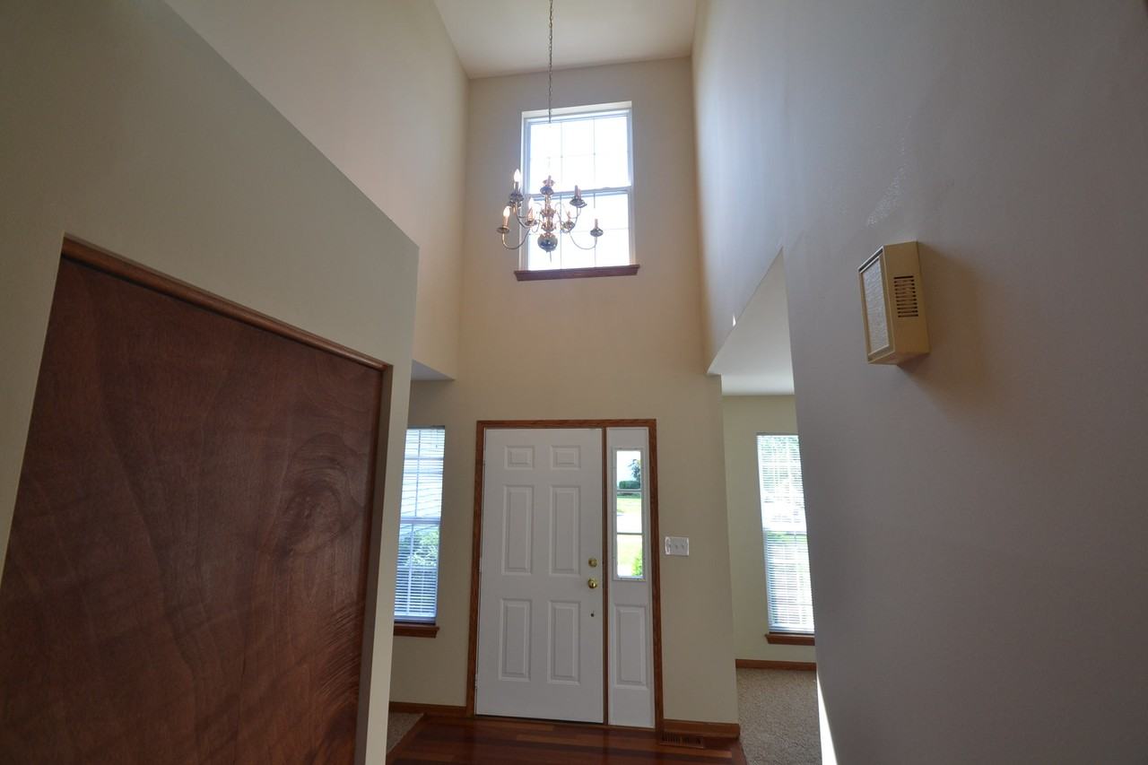 133 N Brittany Ln - Photo 2 of 17