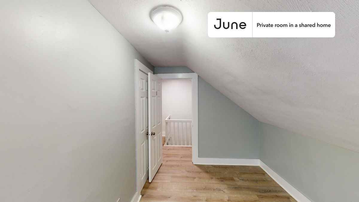 11 Islington St #G - Photo 4 of 17