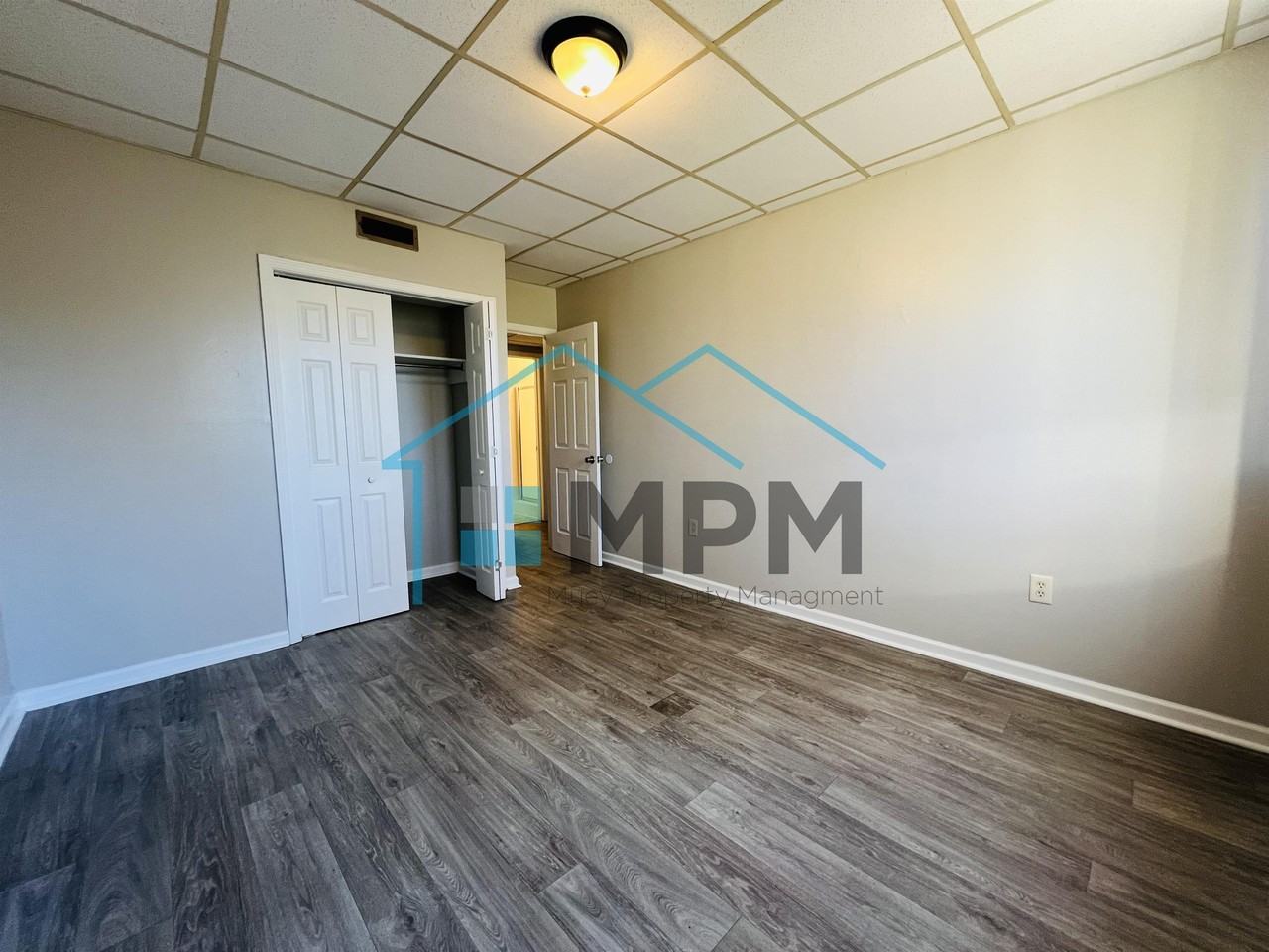 900 Riverside Dr #114 - Photo 4 of 13