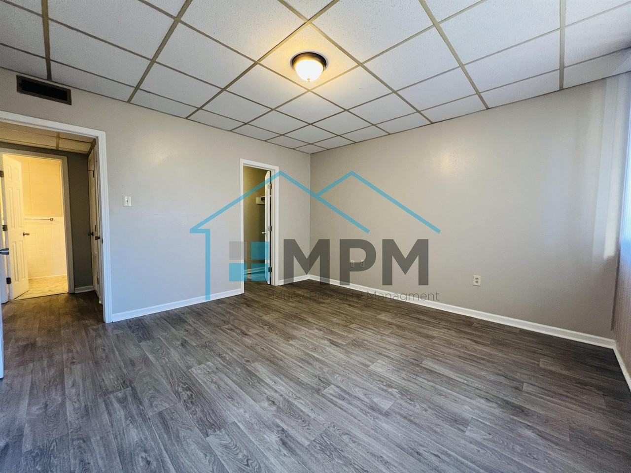 900 Riverside Dr #114 - Photo 5 of 13
