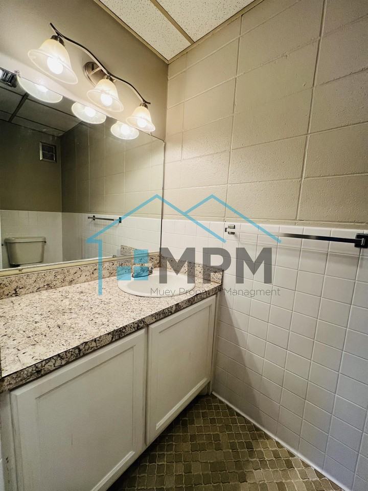 900 Riverside Dr #114 - Photo 6 of 13