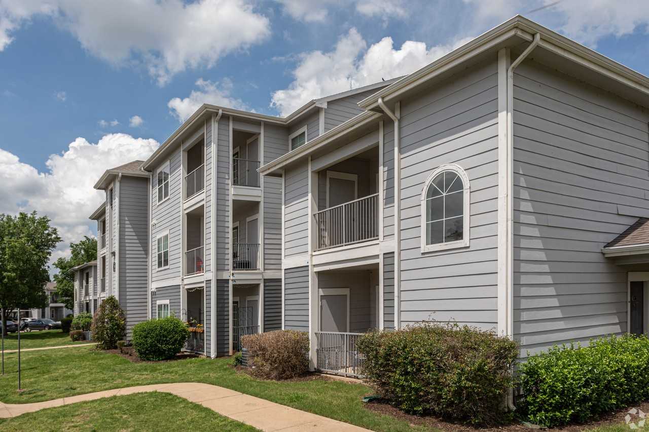 Stoneleigh Centerton Apartments - Photo 2 of 37